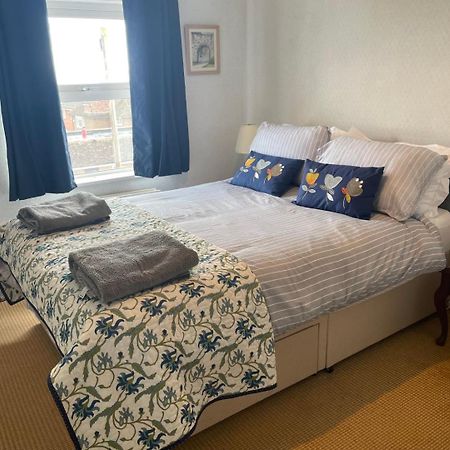 Spacious 4-Bed Beach Retreat For Families Steps From The Shore In Pevensey Bay Exterior photo